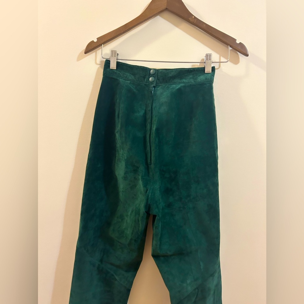 Danier leather pants made in Canada size 4 (XS)